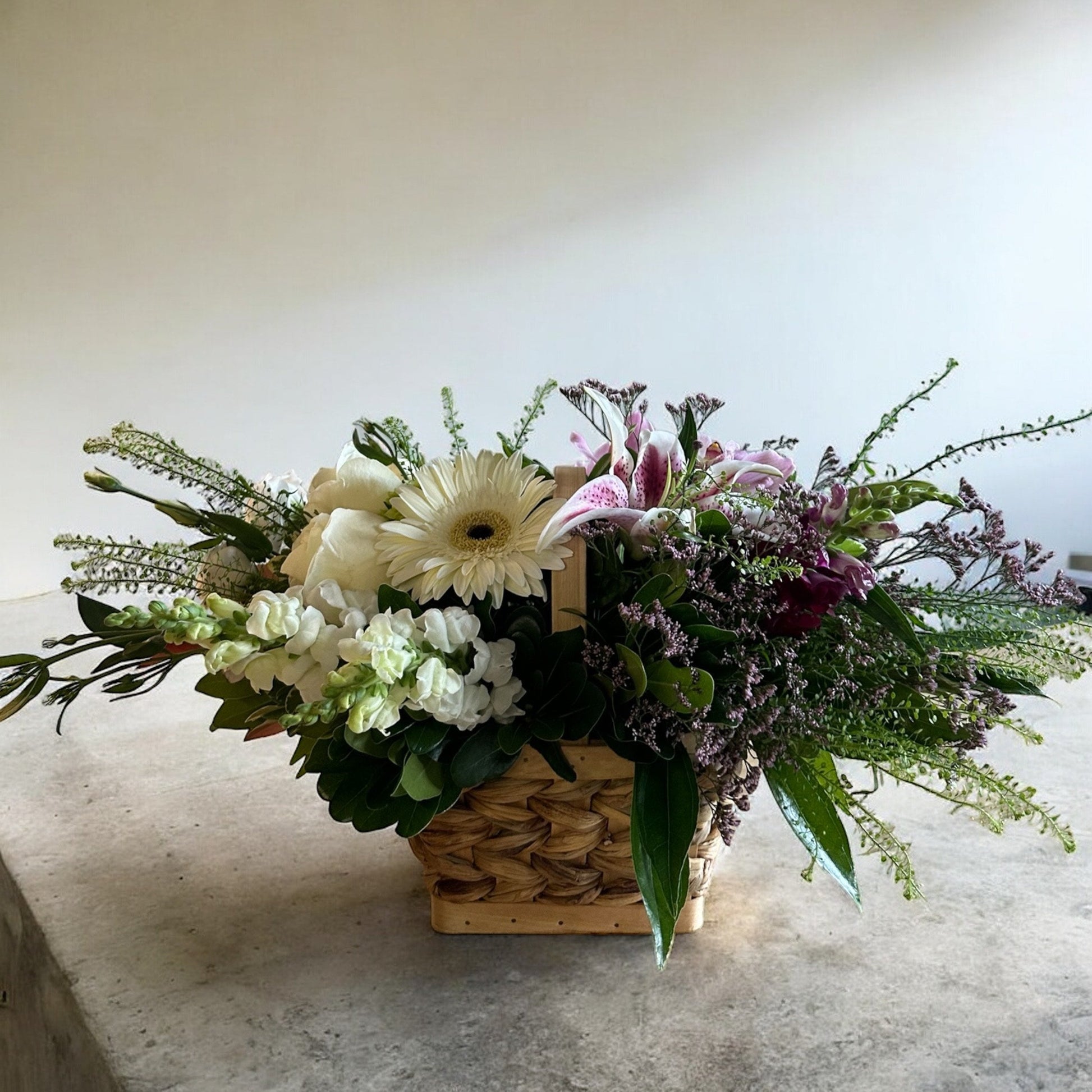 Romantic flower box with preserved roses, chocolates, and a love note, the perfect heartfelt gift."
